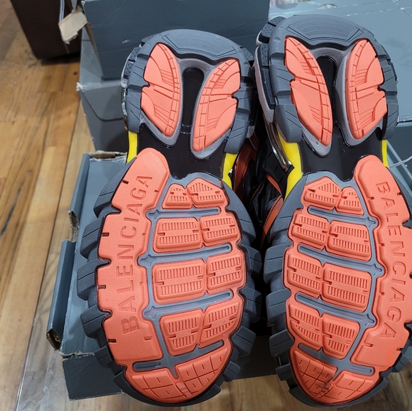 Mens shoe - Picture 2 of 6